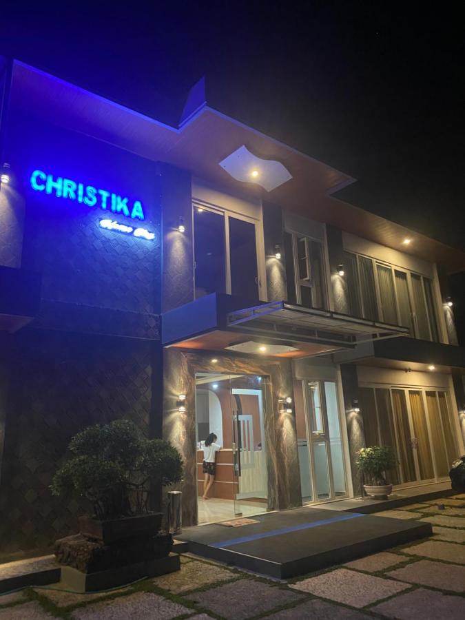 Christika Homestay Лабуан-Бахо Экстерьер фото